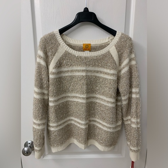 Silver / Gold and White / Creme Sweater - Picture 10 of 13